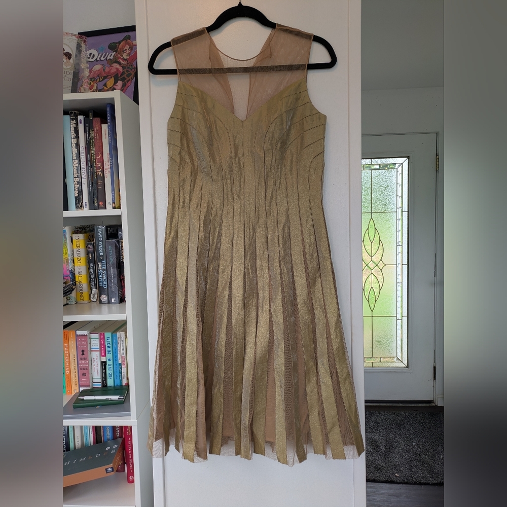 Adrianna Papell Metallic Gold Pleated Evening Dress Size 8